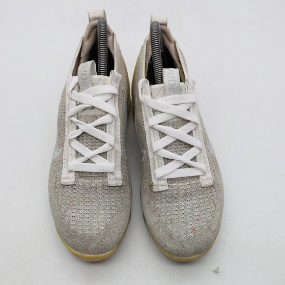 Nike Air Vapormax Flyknit 2021 Women's Size 7 White Pure Platinum DC4112-100 - Picture 2 of 10